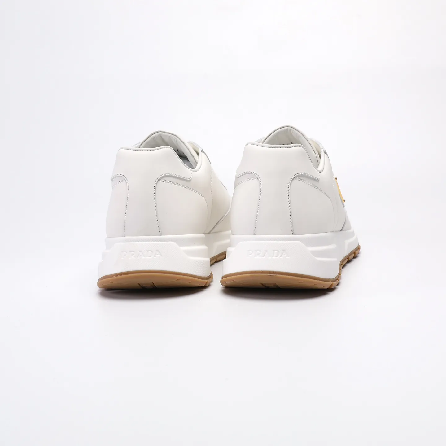 Batch 580 [PRADA] Men's shoes are popular in the counter, official website synchronization, high-quality shipments. Fabric: original cowhide with snakeskin. Lining: cowhide feet + cowhide lining. Outsole: original TPU + foam. Size: 38-46